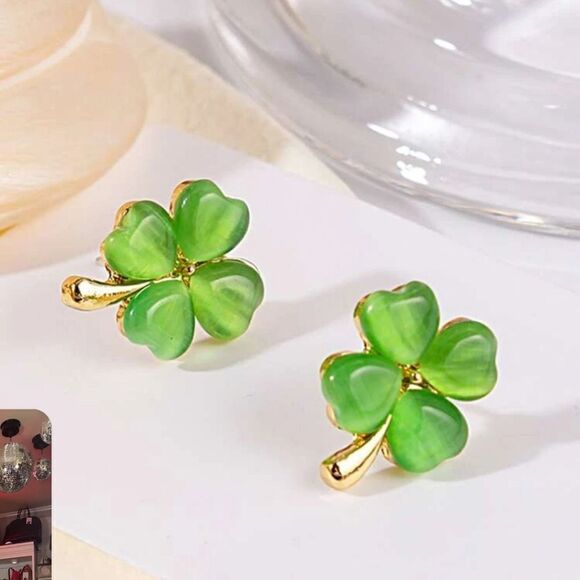 💲6️⃣ Bundled ✔️Lucky Charm Four Leaf Clover Earrings Green & Gold - Picture 4 of 7